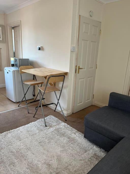 1 Bedroom Flat Sleeps 4 In Abingdon Oxfordshire Zewnętrze zdjęcie
